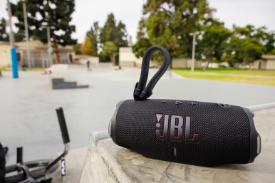 Портативна акустика JBL Charge 6 Red (JBLCHARGE6RED)-36-зображення