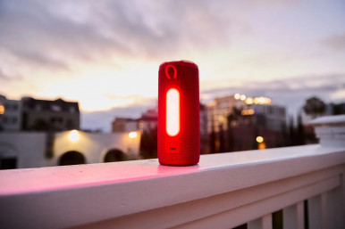 Портативная акустика JBL Grip Red (JBLGRIPRED)-16-изображение
