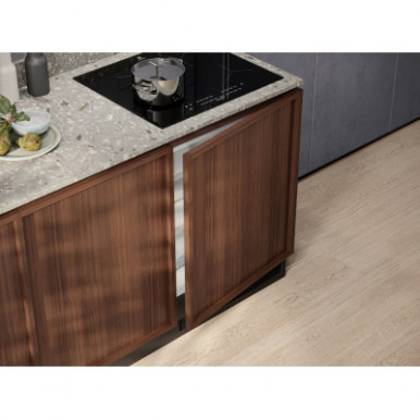 Морозильна камера Electrolux LYB2AE82S-5-зображення